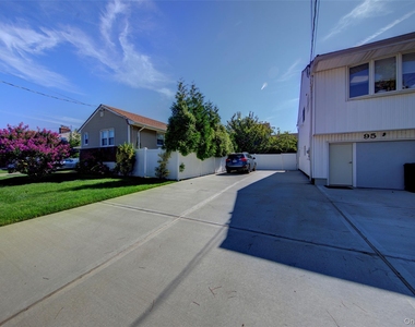 95 Irving Avenue - Photo Thumbnail 2