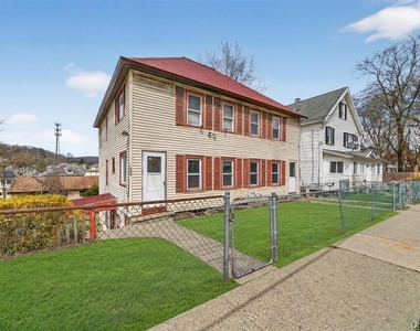 664-666 N Division St - Photo Thumbnail 1