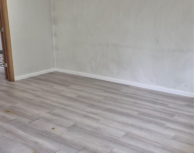94 Gates Avenue - Photo Thumbnail 1