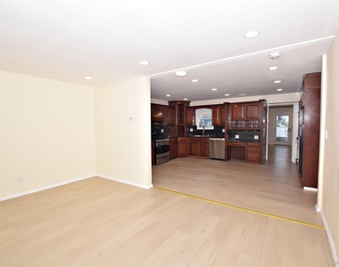 37 Amby Avenue - Photo Thumbnail 2