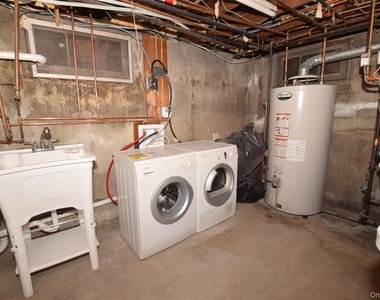 37 Amby Avenue - Photo Thumbnail 12