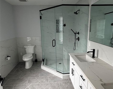 172 Lakeview Avenue - Photo Thumbnail 9