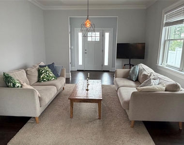 172 Lakeview Avenue - Photo Thumbnail 3