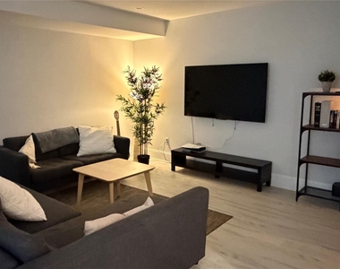 172 Lakeview Avenue - Photo Thumbnail 4