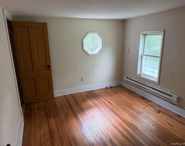 247 Sprague Avenue - Photo Thumbnail 4