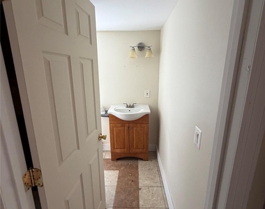 247 Sprague Avenue - Photo Thumbnail 11