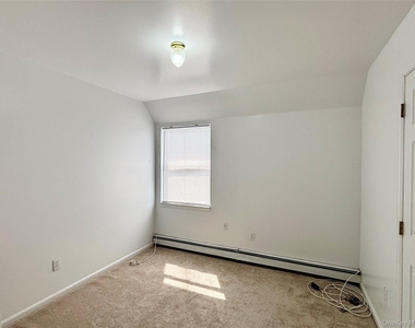 177-45 Meadow Road - Photo Thumbnail 11
