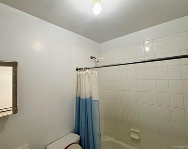 177-45 Meadow Road - Photo Thumbnail 8