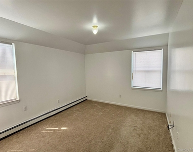 177-45 Meadow Road - Photo Thumbnail 10