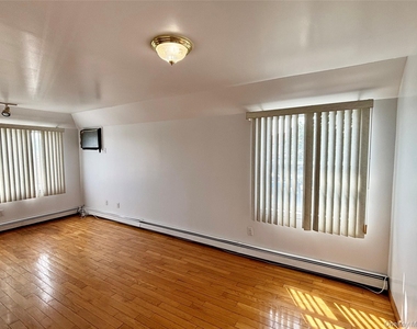 177-45 Meadow Road - Photo Thumbnail 3