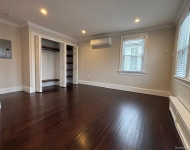 38-23 219th Street - Photo Thumbnail 4
