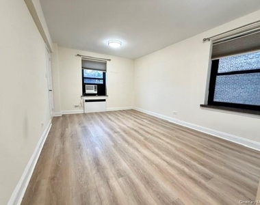 73-50 Bell Boulevard - Photo Thumbnail 16