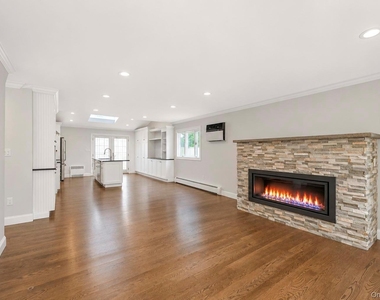 84 Twinlawns Avenue - Photo Thumbnail 7