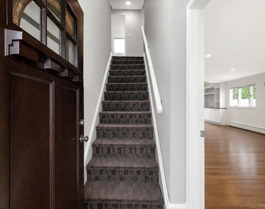 84 Twinlawns Avenue - Photo Thumbnail 5