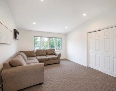84 Twinlawns Avenue - Photo Thumbnail 17