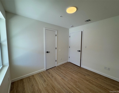 13 Park Avenue - Photo Thumbnail 11