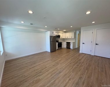 13 Park Avenue - Photo Thumbnail 2