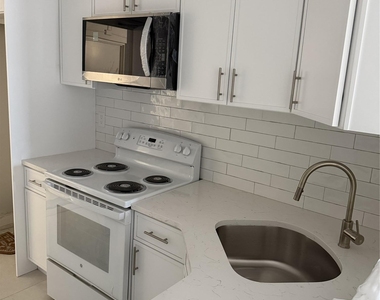 320 Post Avenue - Photo Thumbnail 1