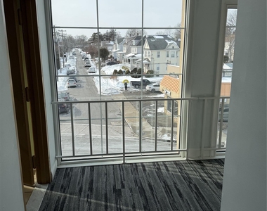 320 Post Avenue - Photo Thumbnail 7