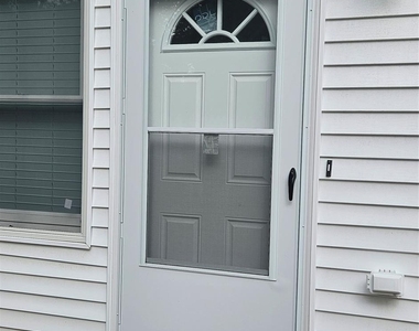 211 Parkway Boulevard - Photo Thumbnail 8