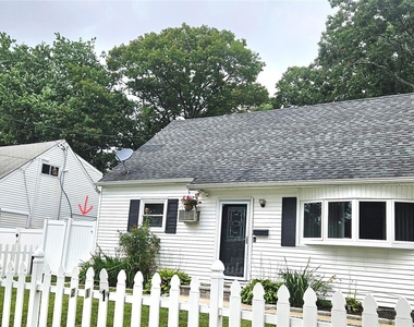 211 Parkway Boulevard - Photo Thumbnail 1