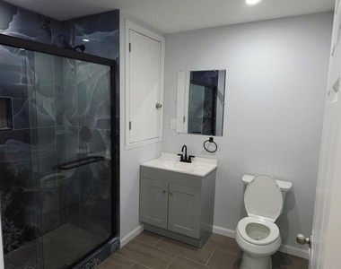 211 Parkway Boulevard - Photo Thumbnail 16