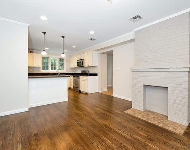 181 Washington Street - Photo Thumbnail 3
