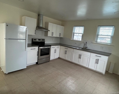 18 N 6th Avenue - Photo Thumbnail 2