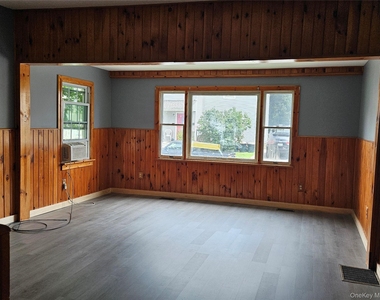 81 Franklin Street - Photo Thumbnail 8