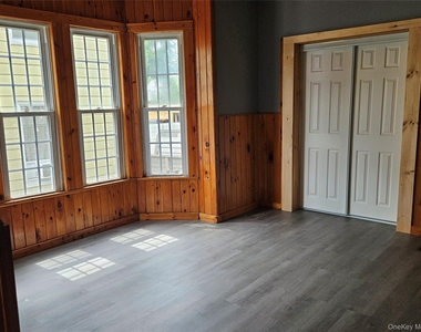81 Franklin Street - Photo Thumbnail 7