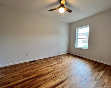 126 Main Street - Photo Thumbnail 6