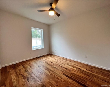 126 Main Street - Photo Thumbnail 4