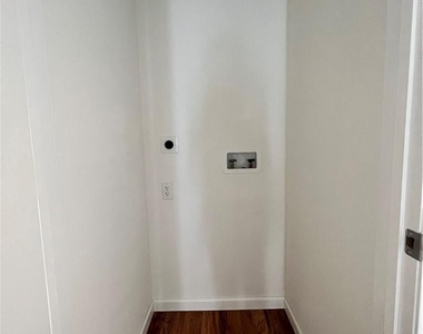 126 Main Street - Photo Thumbnail 8