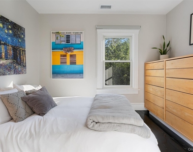 27 Spring Street - Photo Thumbnail 12