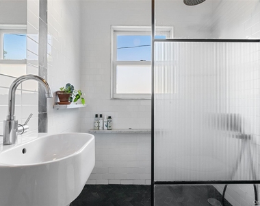27 Spring Street - Photo Thumbnail 13