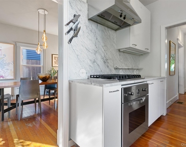 27 Spring Street - Photo Thumbnail 6