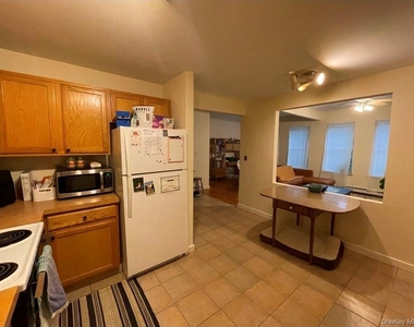 176 Main Street - Photo Thumbnail 2
