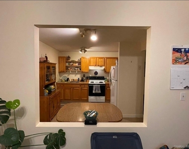 176 Main Street - Photo Thumbnail 3