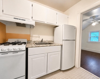 66 N Broadway - Photo Thumbnail 3