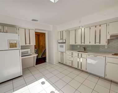 26 Valleywood Road - Photo Thumbnail 5