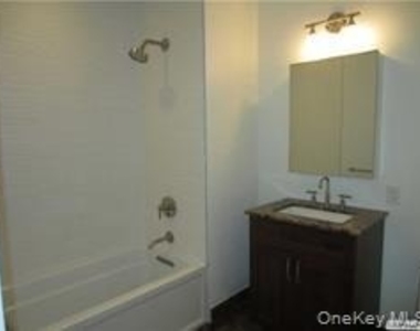 433 Main Street - Photo Thumbnail 11