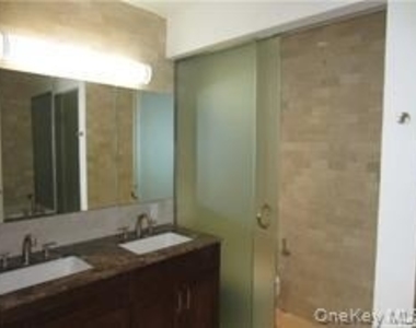 433 Main Street - Photo Thumbnail 12