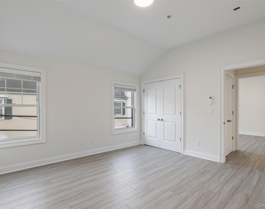 225 Katonah Avenue - Photo Thumbnail 6