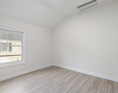 225 Katonah Avenue - Photo Thumbnail 4