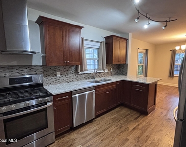 1422 Regent Street - Photo Thumbnail 5