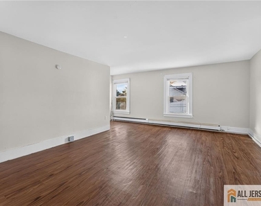 9 Hahn Street - Photo Thumbnail 10