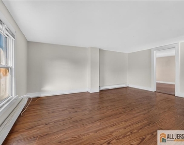 9 Hahn Street - Photo Thumbnail 9