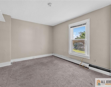 9 Hahn Street - Photo Thumbnail 7