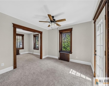 1048 Prospect Street - Photo Thumbnail 8