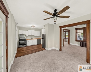 1048 Prospect Street - Photo Thumbnail 5